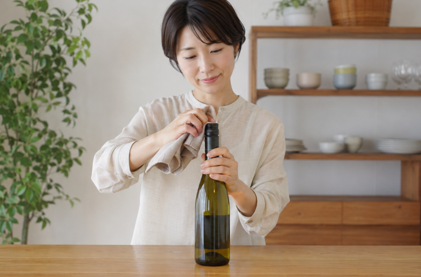 ワインのスクリューキャップが開かないときの基本手順